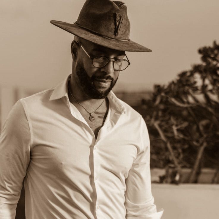 Head shot Her Offering